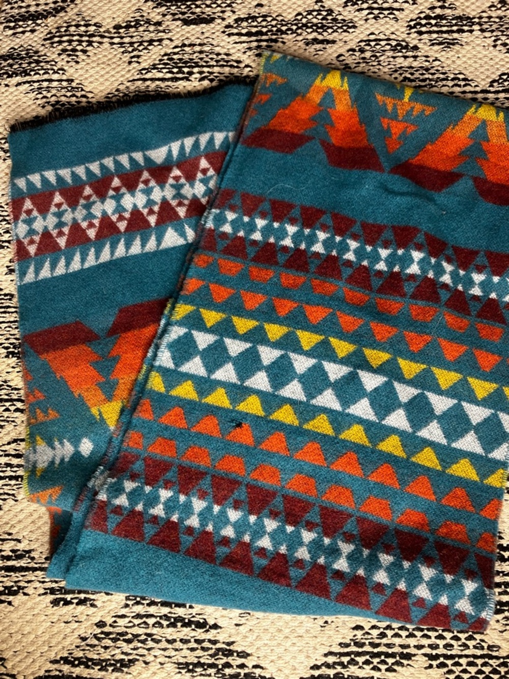 Pendleton wool Aztec scarf *flawed*